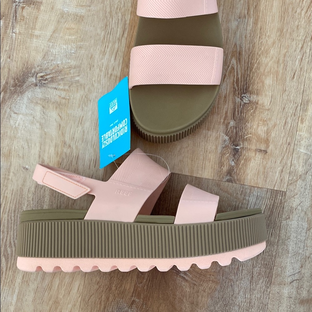Reef peach and brown sandals size 9